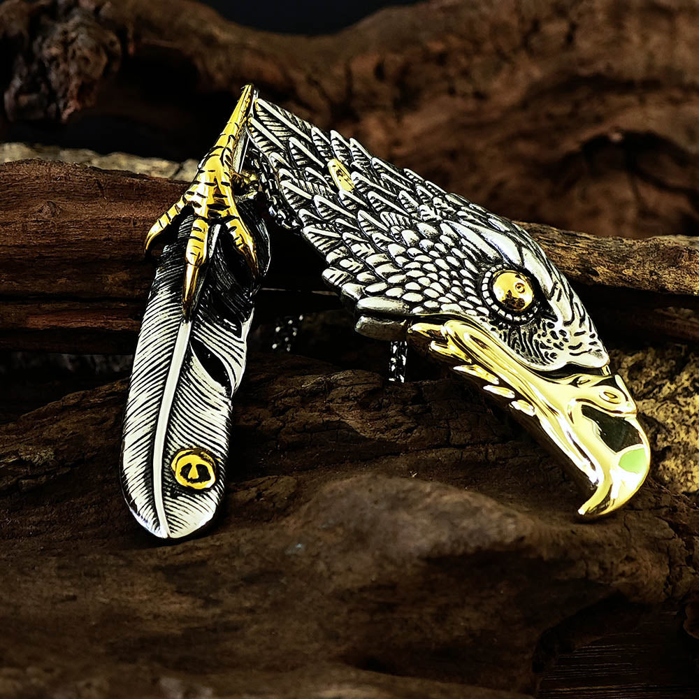 The golden eagle head necklace has a message starter function and is suitable for daily wear.