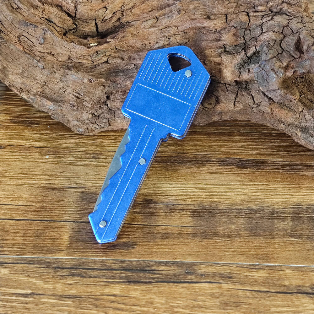 Discreet utility tool designed like a standard key