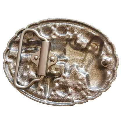 Cowboy-Gürtelschnalle mit Pistole – Türkise Akzente und Westerngravur