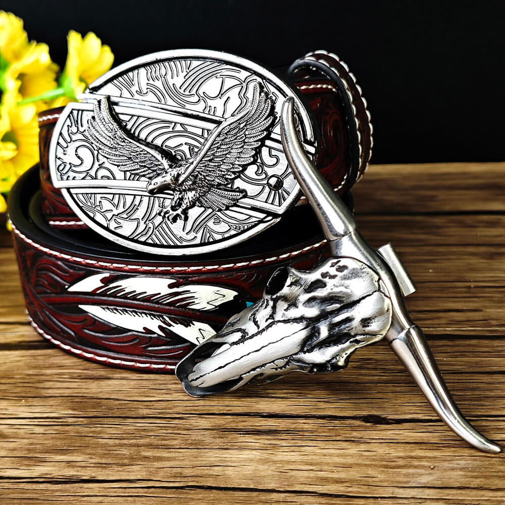Cinturón estilo western con plumas en relieve