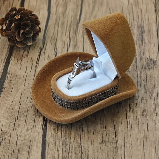 Cowboy-style EDC ring with creative hat-shaped box